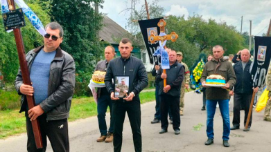 Назавжди 49: на Волині попрощалися з Героєм В'ячеславом Лошаком