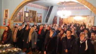 На Волині у храмі відбулося перше богослужіння українською мовою після переходу в ПЦУ. Відео
