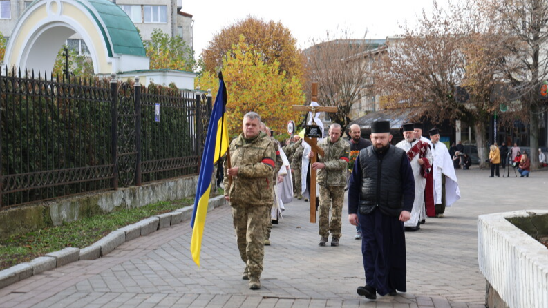 У Луцьку попрощалися з Героєм Вадимом Смірновим, який понад рік вважався зниклим безвісти