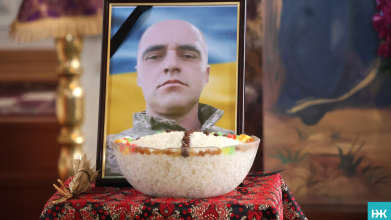 Пройшов АТО та пекло полону: на Волині попрощалися з Героєм Олександром Домальчуком