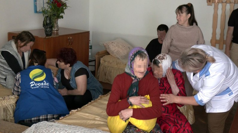Пережили страх і втрати: на Волинь евакуювали жінок з інтернатів Сумщини