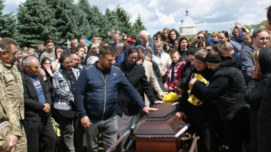 «Врятував побратима ціною власного життя»: на Волині попрощалися з 25-річним Героєм Андрієм Лавренчуком