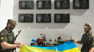 У місті на Волині встановили пам’ятні дошки на честь загиблих Олександра Зінчука та Олександра Ханова