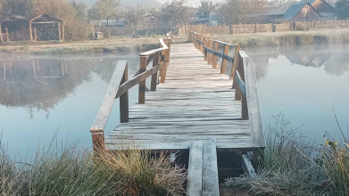 У громаді на Волині невідомі понищили пірс на водоймі для відпочинку