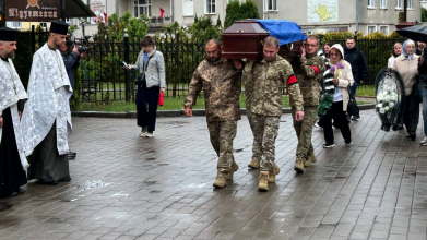 На Волині в останню дорогу провели 44-річного Героя Андрія Васюру