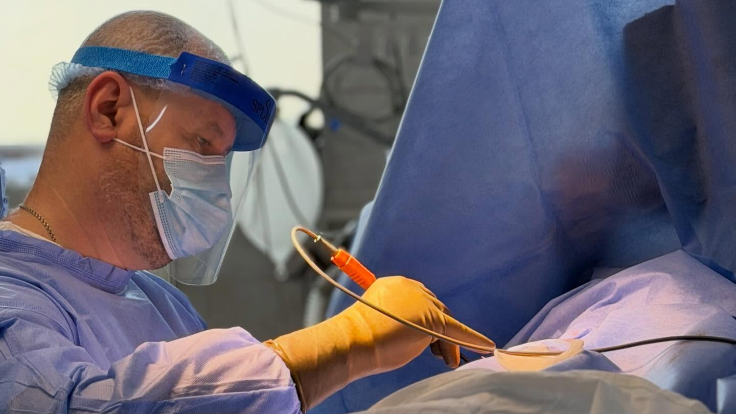 На Волині лікарі врятували ногу пацієнту після складного перелому стегна