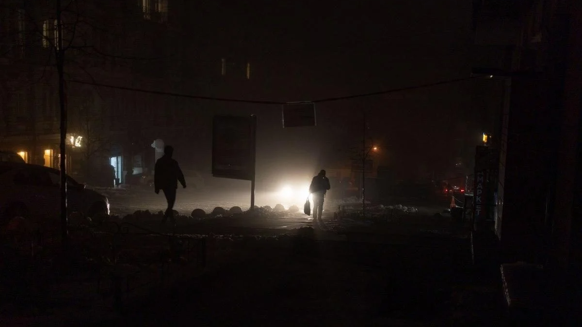 Українців попереджають про значне збільшення тривалості відключень світла