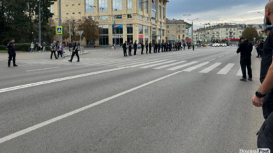 У Луцьку поліцейські на колінах зустріли загиблого полковника Олександра Никитюка