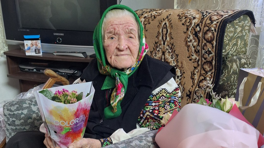 Має 5 дітей, 8 онуків, 11 правнуків та 3 праправнуків: волинянка відзначила 100-річчя