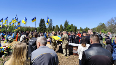 Два брати загинули на війні з різницею 2 роки: на Волині поховали 23-річного Героя Юрія Радчука