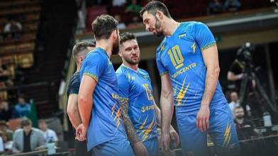 Волейбольна Україна вболіває за нашу збірну!