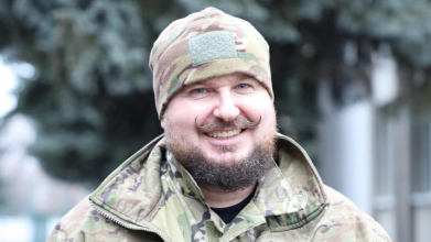 У бою знищив трьох окупантів, але отримав важкі поранення: Зеленський нагородив бійця з Волині