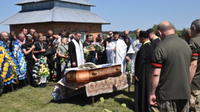 Навіки молодий: на Волині попрощалися з 26-річним Героєм Валентином Богатих