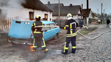 На Волині горів легковик