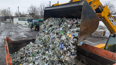 Лучани зібрали майже 5 тонн склобою для переробки