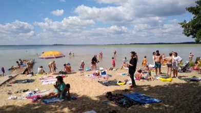 Вночі посварилася з друзями та зникла: на Світязі розшукали 17-річну дівчину