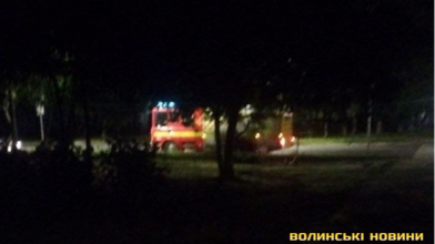 Люди чули вибух: вночі на вулиці Чорновола у Луцьку горіла квартира