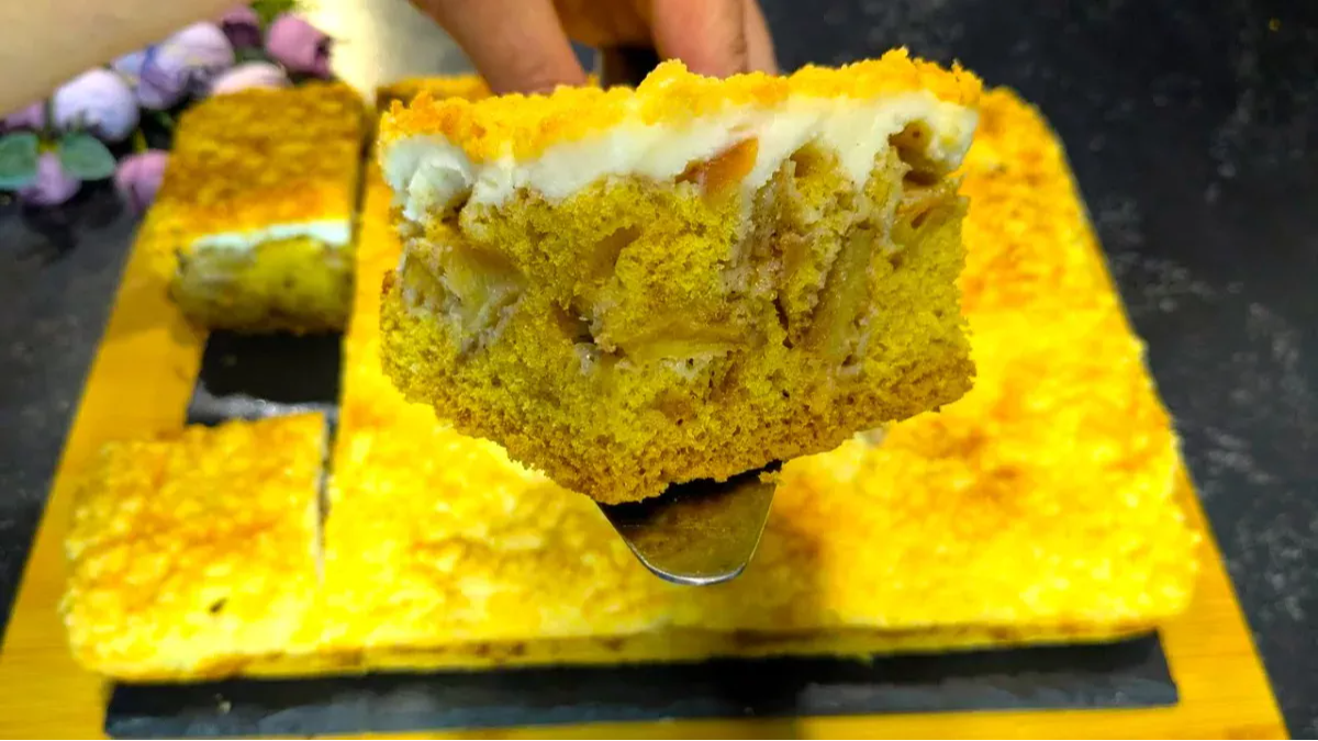 Ніжний яблучний пиріг з кремом — десерт, який замінить торт