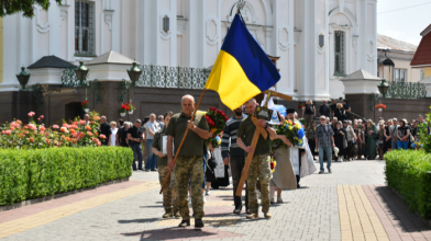 Навіки 45: у Луцьку попрощались з Героєм Олександром Лижнюком