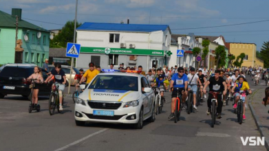 «Їду за Героя»: у місті на Волині вдруге провели благодійний велозаїзд на підтримку ЗСУ