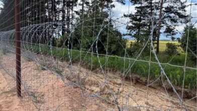 Лічені метри до Білорусі: як живе прикордонне село та чого бояться люди