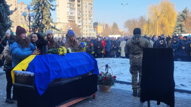 Приклад справжнього чоловіка, тата, наставника, вихователя: на Волині попрощалися з Героєм Миколою Боршуляком