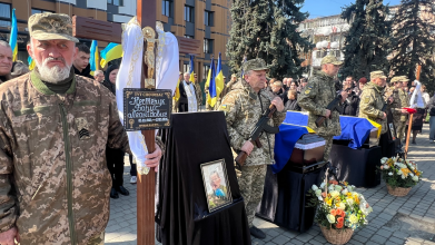 Ковелі у жалобі: громада провела в останню дорогу Героїв — Бориса Нестерука та Олександра Кратюка