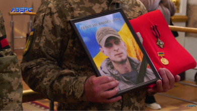 Героїчно загинув, рятуючи побратимів: на Волині провели в останню дорогу 23-річного Героя Назарія Тарнавського
