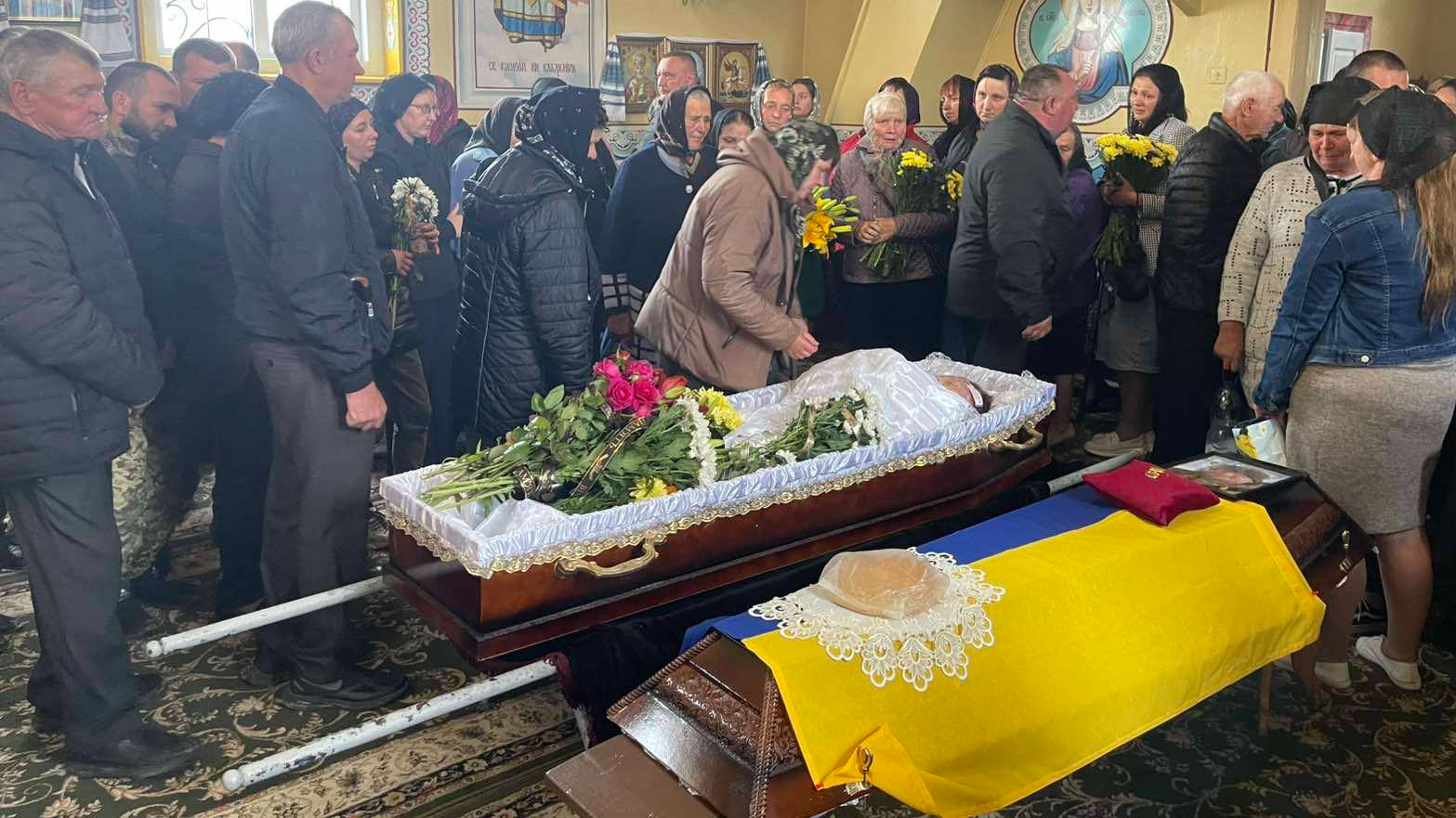 Загинув у бою на Донеччині: на Волині попрощалися з Героєм Віктором Копетюком