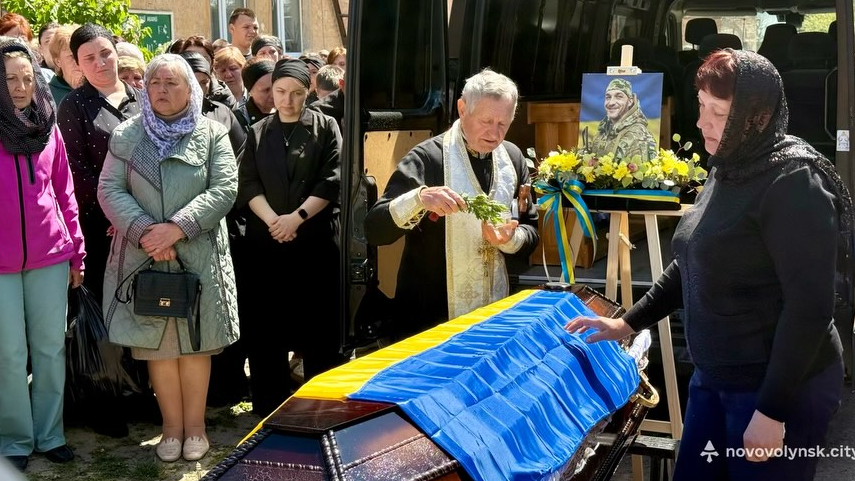 На Волині провели в останню дорогу Героя Андрія Кириченка