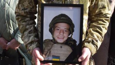 У Луцьку в останню путь провели загиблого воїна Максима Кузнєцова