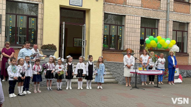 Як відзначили День знань у луцьких гімназіях та ліцеях. Фото