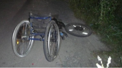 На Волині неповнолітній мотоцикліст збив чоловіка у кріслі колісному: обоє опинилися в лікарні