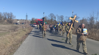 Востаннє повернувся додому: волиняни «на щиті» зустріли Героя Олександра Панасюка