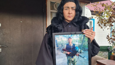На Житомирщині рідним для поховання привезли тіло іншого військового