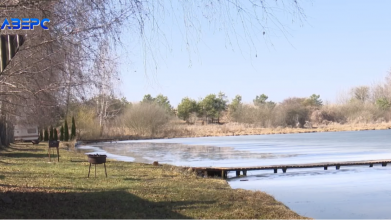 14 гектарів біля води «для своїх»? У Сирниках готують землю під сумнівний спортивний проєкт