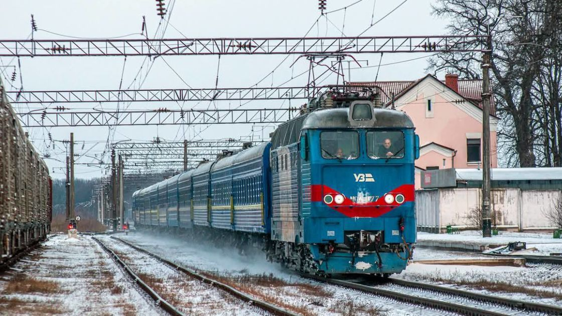 Квитки не продаватимуть: «Укрзалізниця» призупинила продаж квитків на деякі рейси після 21 січня