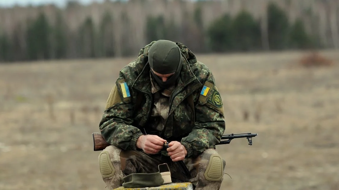 Військовий з Луцька за 7 тисяч доларів пообіцяв звільнити іншого зі служби - його судили