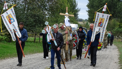 Багато місяців вважався зниклим безвісти: у громаді на Волині поховали Героя Олександра Чирку