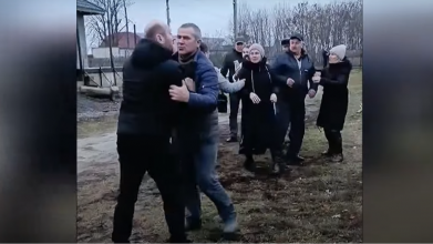 На Волині скандальний священник московського патріархату вдарив сестру полеглого на війні Героя