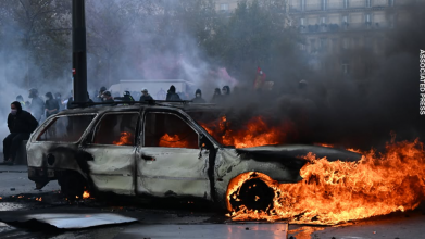 У Франції на протести вийшли 550 тисяч людей: у містах спалахнули погроми