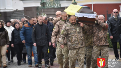 З 2014 року допомагав військовим, а потім сам пішов на фронт: у Луцьку провели в останню путь Героя Володимира Тарановича