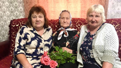 Виховала двох дітей, має 4 онуків, 3 правнуків: довгожителька з Волині відзначила 91-річчя