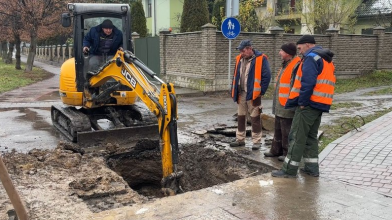 Стався прорив водогону: частина міста Володимир тимчасово без води