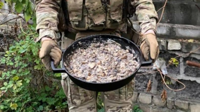 Майстер-шеф на передовій: як волинські прикордонники готують у польових умовах