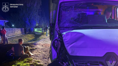 Водій Renault збив двох 14-річних дівчат на Львівщині: одна загинула