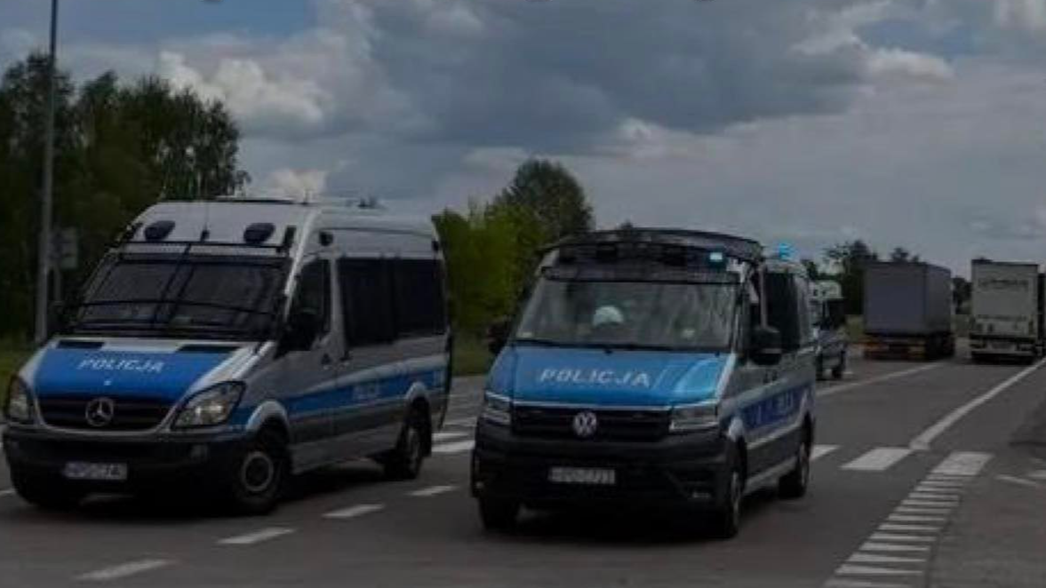 Скасування бездозвільного режиму для українців: чому польські перевізники блокують рух на «Ягодині»
