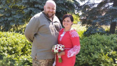 Після церемонії наречений повернувся на війну: на Волині одружився військовий
