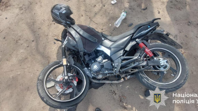 Не впорався з керуванням і злетів з дороги: на Волині тяжко травмувався 18-річний мотоцикліст