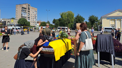 Звістку про загибель Героя рідні отримали у день його народження: на Волині попрощалися із воїном Олександром Резванюком